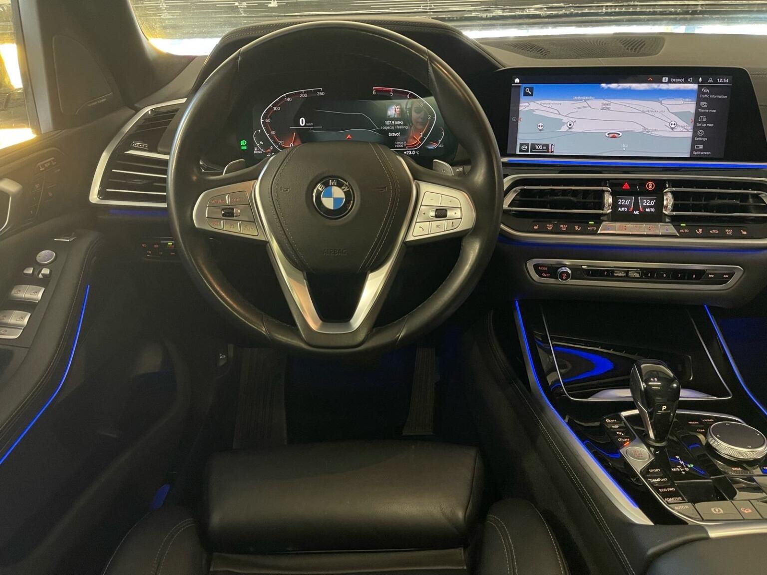 bmw-x7-xdrive30d-panorama-laser-360-kam-hud-adaptive-harman-kardon-slika-258208104