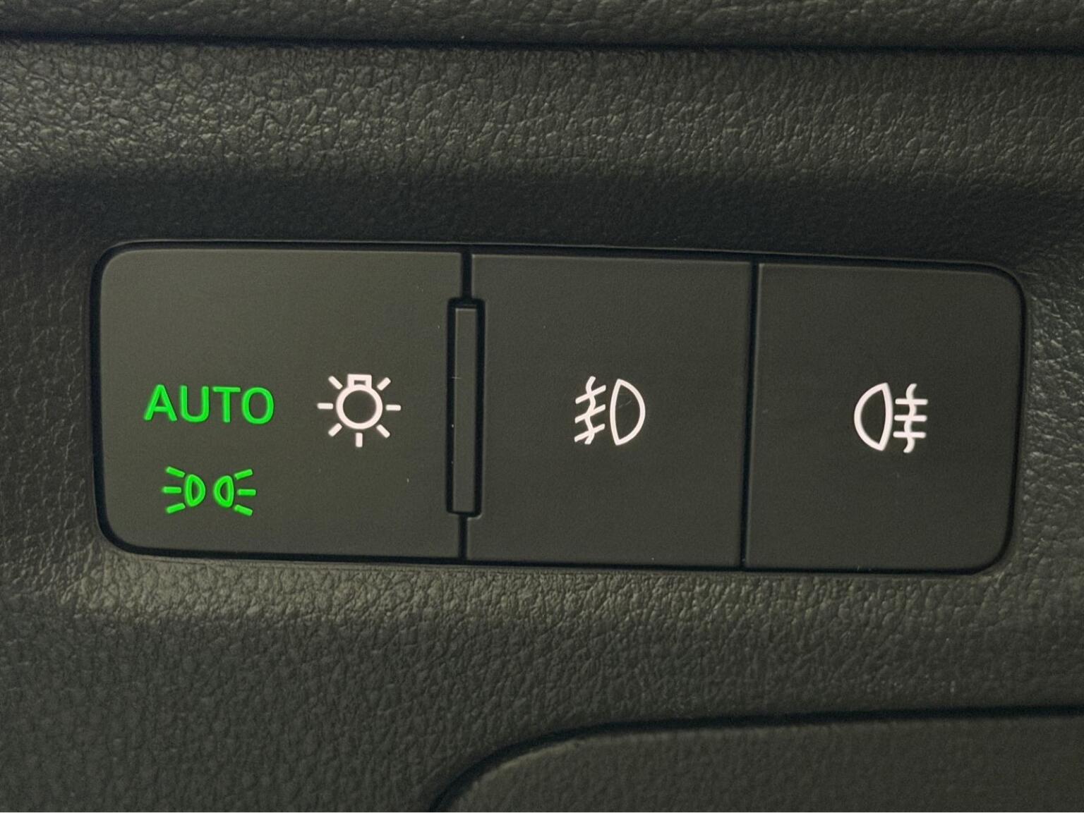 skoda-octavia-combi-2.0-tdi-slika-279092107